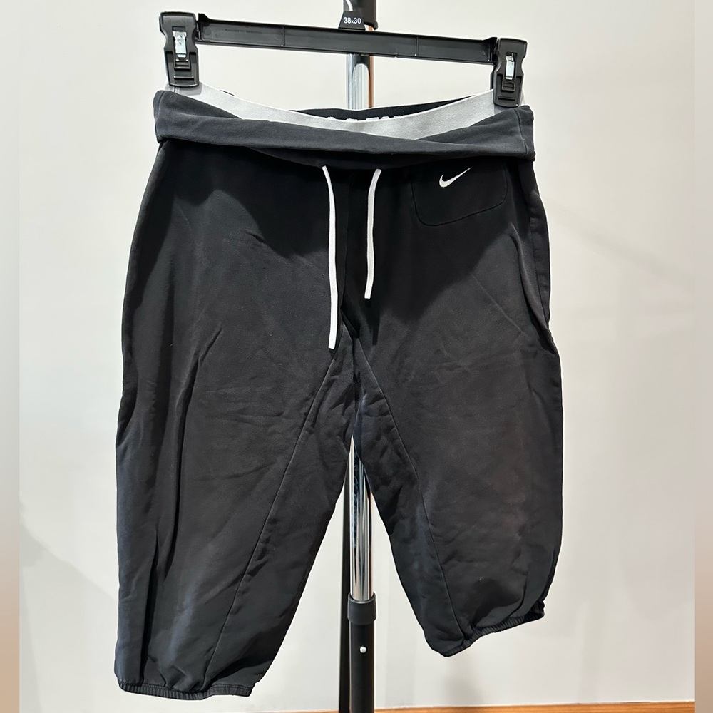 Nike workout capris in size small
